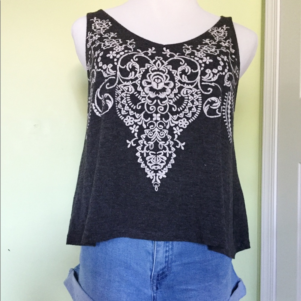gray embroidery tank top
